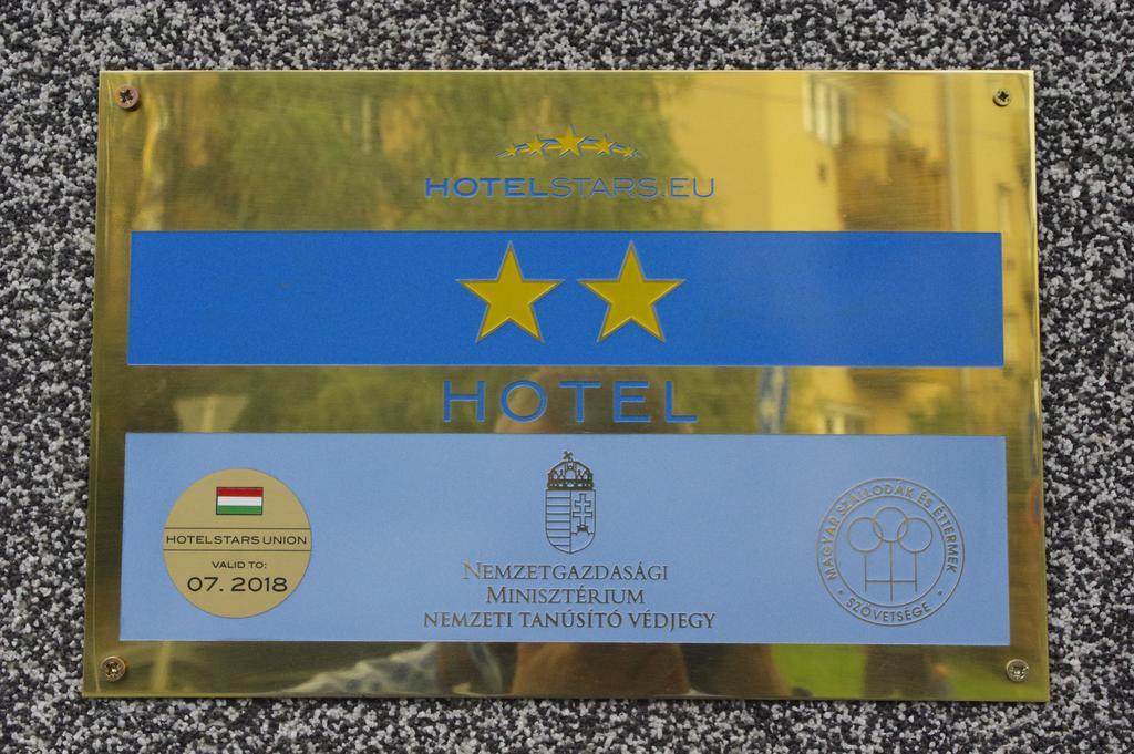 Hotel Vadaszkuert Superior Szekesfehervar Exterior photo